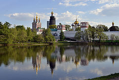 фото "Новодевичий монастырь с прудом."