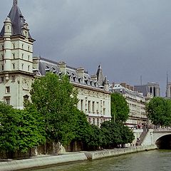 photo "The rain will be soon... (Paris)"