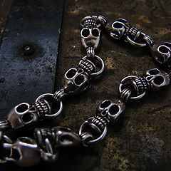 фото "Skulls in chain"