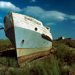 фото "Boat Cemetery - Aral Sea"
