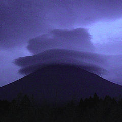 фото "Mount Fuji Wearing a Hat"