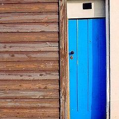 фото "behind the blue door"