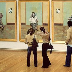 photo "Looking at the paintings"