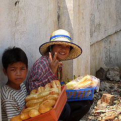 photo "Cambodian teen-merchants"