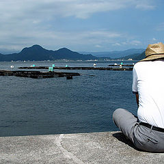 photo "Suruga Bay with Man in White Shirt"