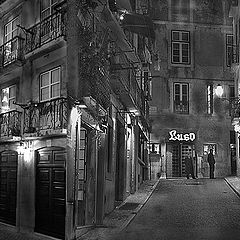 фото ""Old streets of Lisbon""