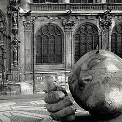 фото "Unusual sculpture, paris"