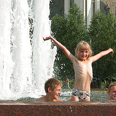 photo "Happy Childhood. The Fontain in the Victory Memori"