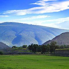 photo "moon and sun pyramids"