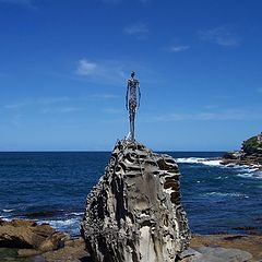 фото "Statue by the Sea"