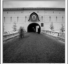 photo "Novospassky monastery. Road to temple"