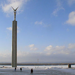 фото "у памятника"