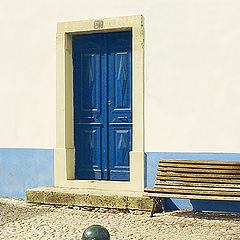фото "Bench at door"