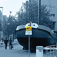photo "Try to evacuate my ship :)"