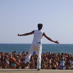 фото "Dancing in the beach"