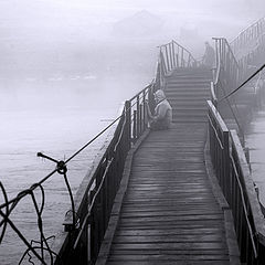 фото "Рыбак на мосту"