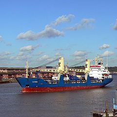 photo "Freighter on the Medway"