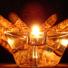 photo "heena on hands"