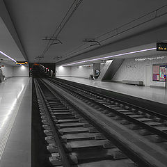 фото "Lines and perspective in metro station"