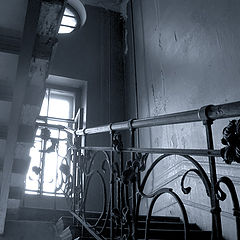 фото "Stairway in old house"