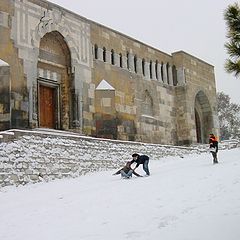 photo "History and  snow ans children"