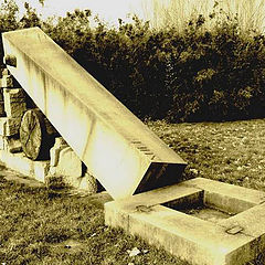 фото "Sculpture - Campo del Sole - Umbria Italia"