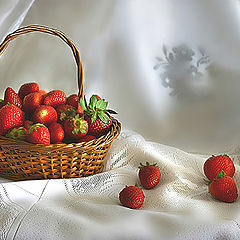 фото "Still life with strawberries"