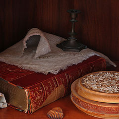 фото "Still life with old book and shell"