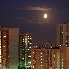 фото "Луна над городом"