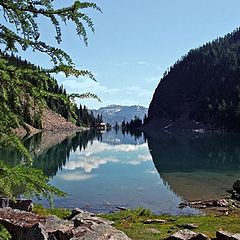 фото "Lake Agnes from under the cirque"