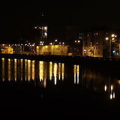 фото "Ночной город и его отражение"