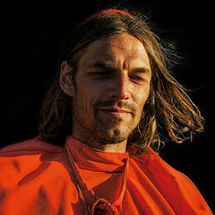 фото "Портрет мужчины в красном"