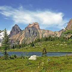 photo "Lake Hungabee and the Obapin Plateau"