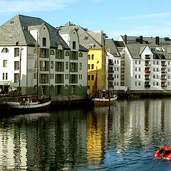 фото "The Small Red Boat"