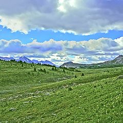 photo "The Hike to Sunshine Meadows begins"