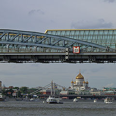 фото "Храм, два моста, ветер и кораблики"