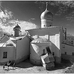 фото "За алтарем..."