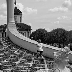 фото "A boy's running to the palace"