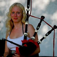 photo "bagpipe women"