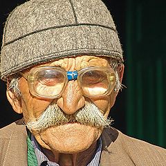 фото "A local man in a Svan hat in Ushguli, Upper Svaneti 2007"