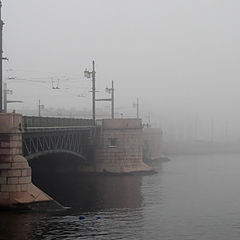 фото "Туман над Дворцовым мостом"