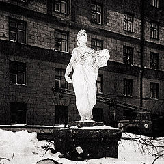 фото "Начало Строительства Метро 1980. Аллегория Просвещения"