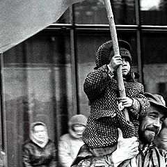 фото "Мы-с-папкой- сегодня идем на-митинг!"