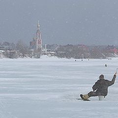 фото "Емеля ловит щуку"