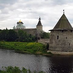 фото ""Плоская" башня Псковского кремля."