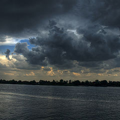 photo "Грозовые облака над рекой"