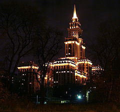 фото "Восьмая высотка. Ночная Москва."