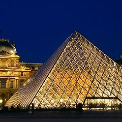 photo "Pyramid and the Louvre"