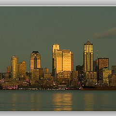 фото "Full Moon Rise above the City"