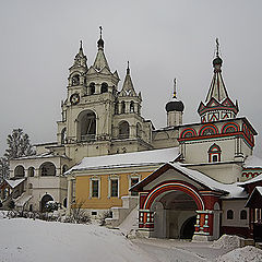 фото "Троицкая церковь и звонница"